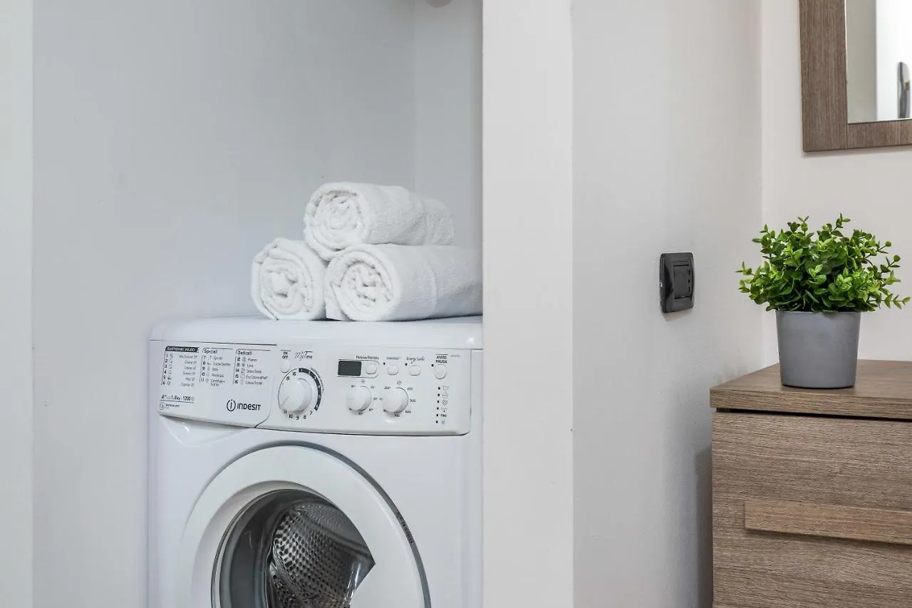 Central Station & Duomo - Shopping District Apartment Milaan